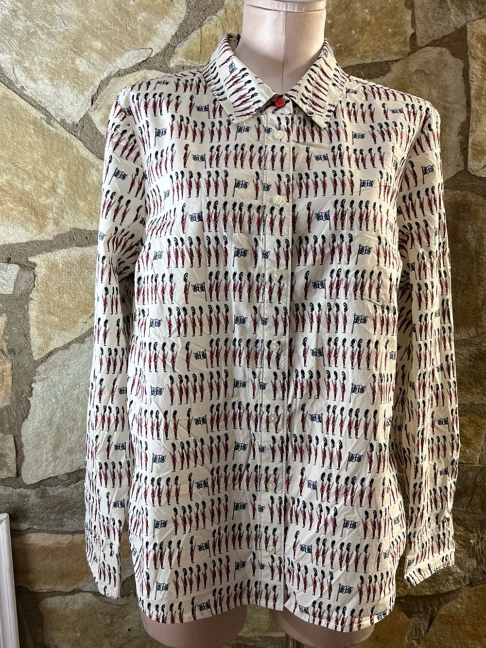 Novelty British Guard Print Cotton Button-Up Shirt | Size 14R